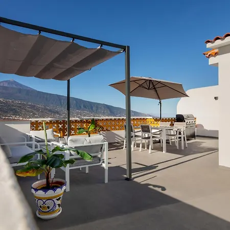 Apartment Elegant, Comfortable Penthouse With Scenic Views *