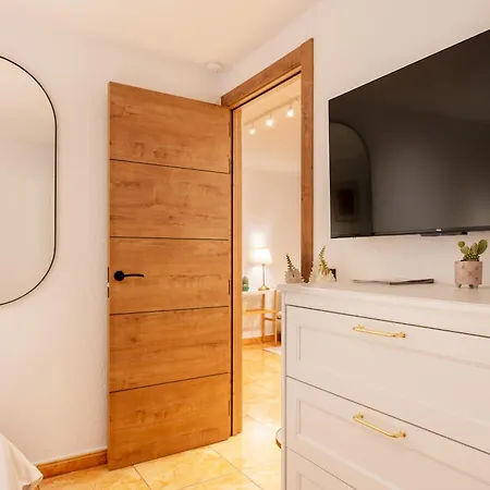Elegant, Comfortable Penthouse With Scenic Views Apartment *