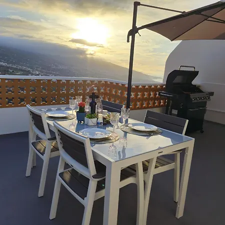 Apartment Elegant, Comfortable Penthouse With Scenic Views *