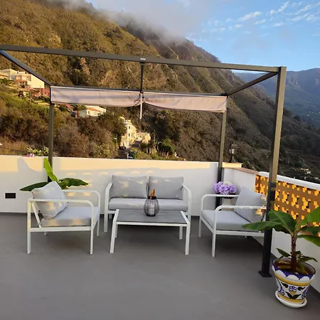 Elegant, Comfortable Penthouse With Scenic Views