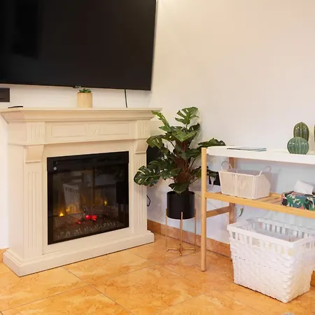 Elegant, Comfortable Penthouse With Scenic Views *