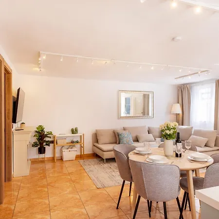 Elegant, Comfortable Penthouse With Scenic Views Apartamento *