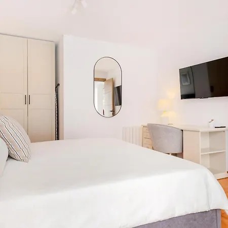 Elegant, Comfortable Penthouse With Scenic Views Apartamento